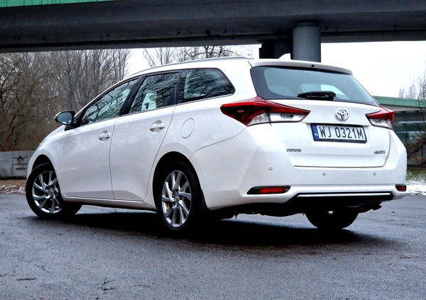 Toyota Auris cena 36900 przebieg: 223000, rok produkcji 2015 z Warszawa małe 704